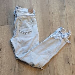 American eagle mom jean. Distressed.